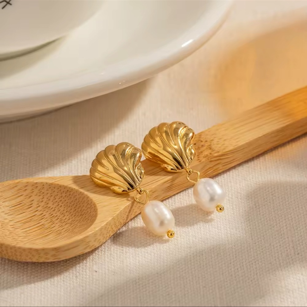 ◾️18K Gold Plated Beach Shell Natural Freshwater Pearl Earrings